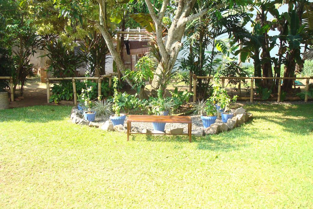 Blue Seas Guest House Dehiwala-Mount Lavinia Buitenkant foto