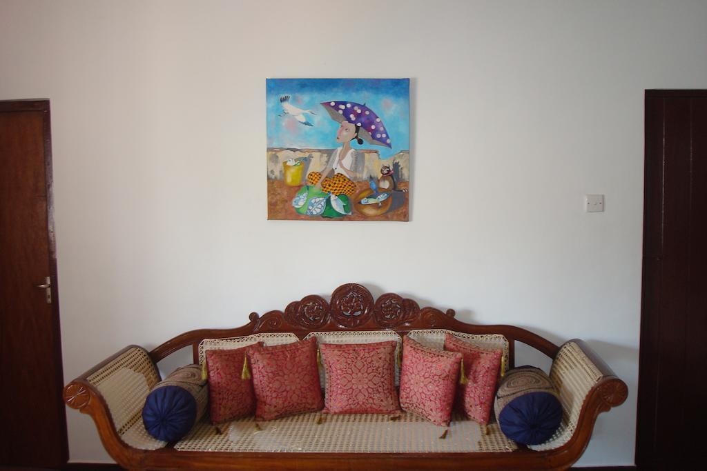 Blue Seas Guest House Dehiwala-Mount Lavinia Buitenkant foto
