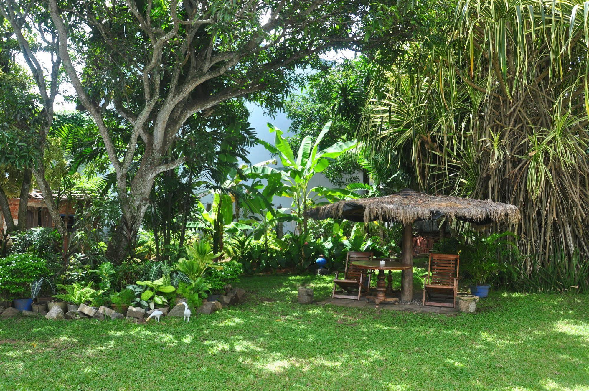 Blue Seas Guest House Dehiwala-Mount Lavinia Buitenkant foto